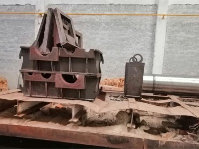 特大型打砂設(shè)備，對所有特大型金屬件表面打砂清除表面雜質(zhì)