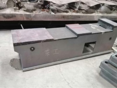 特大型打砂設(shè)備，對所有特大型金屬件表面打砂清除表面雜質(zhì)